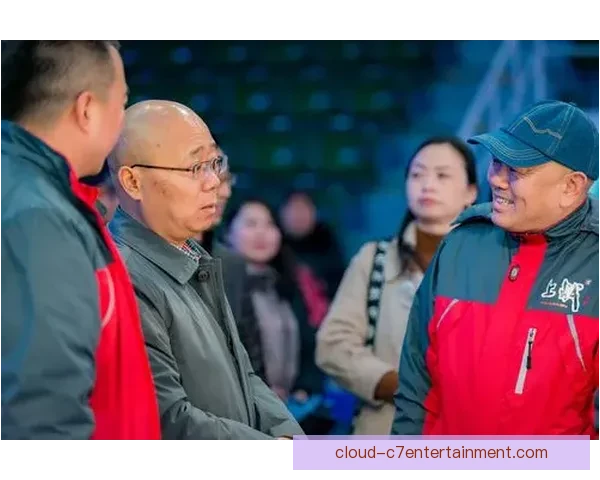 从心理博弈看焦点之战胜负走向与临场表现解析关键压力应对与团队心态演变